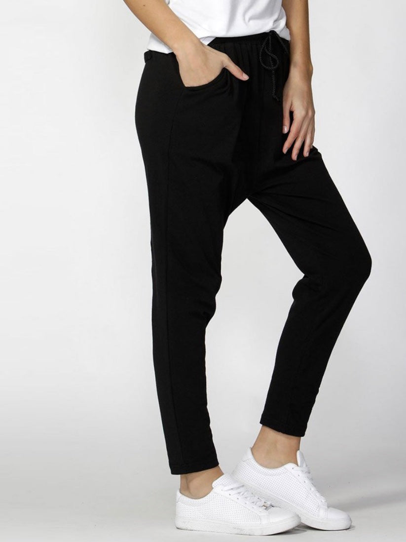 Betty Basics : Jade Relaxed Fit Pant : Black