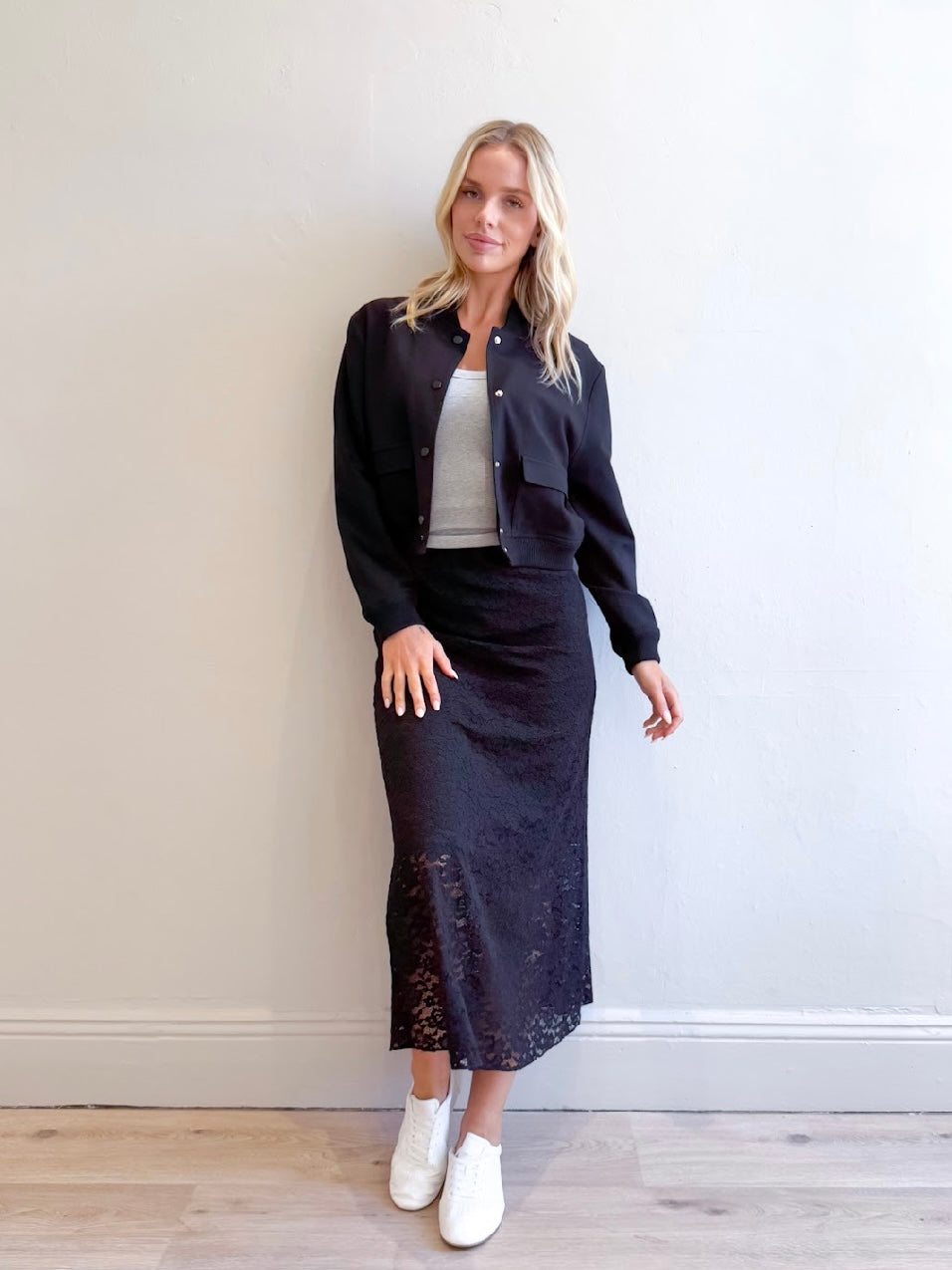 Lace Maxi Skirt : Black