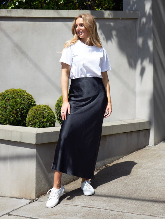 Donna Satin Skirt : Black
