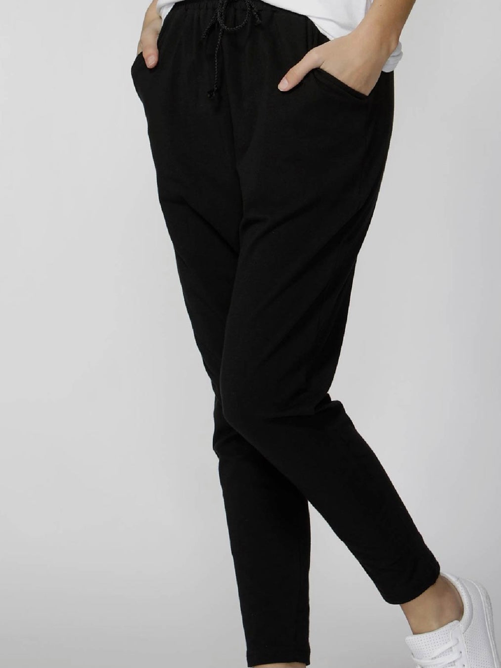 Betty Basics : Jade Relaxed Fit Pant : Black