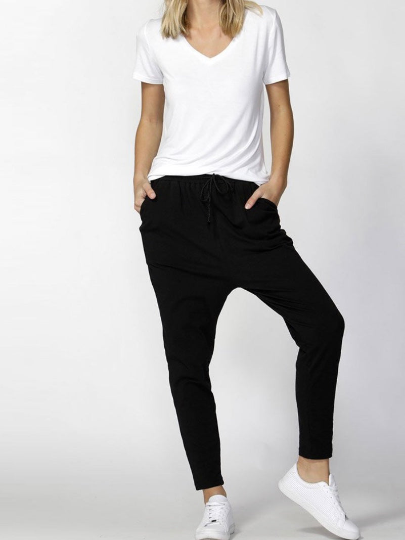 Betty Basics : Jade Relaxed Fit Pant : Black